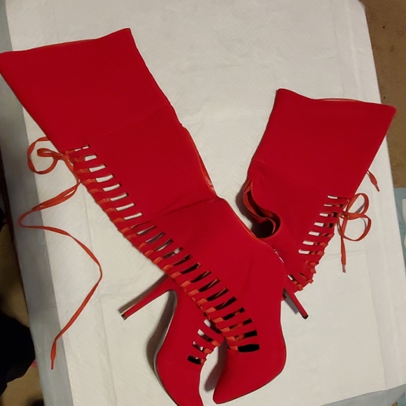 Thigh high boots - Picture 4 of 4